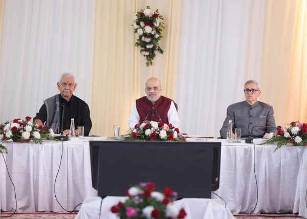 কেন্দ্ৰীয় গৃহ আৰু সমবায় মন্ত্ৰী অমিত শ্বাহৰ জম্মু-কাশ্মীৰৰ উন্নয়নমূলক প্ৰকল্পসমূহৰ অগ্ৰগতিৰ মূল্যায়নৰ বাবে জম্মুত পৰ্য্যালোচনা বৈঠক