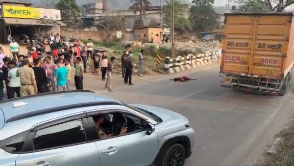 যোৰাবাটৰ ১২ মাইলৰ ৬ নং ৰাষ্ট্ৰীয় ঘাইপথত ভয়ংকৰ পথ দুৰ্ঘটনা। যোৰাবাটৰ ১২ মাইলৰ ৬ নং ৰাষ্ট্ৰীয় ঘাইপথত ভয়ংকৰ পথ দুৰ্ঘটনা।