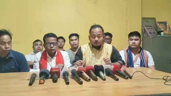 সোণাপুৰত কাৰ্বি ছাত্ৰ সন্থাৰ সংবাদমেল সোণাপুৰত কাৰ্বি ছাত্ৰ সন্থাৰ সংবাদমেল