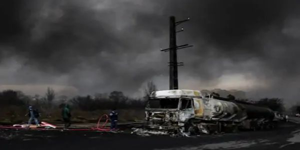 ইৰাণৰ তেল ডিপোত আক্ৰমণৰ পিছত ‘ক’লা বৰষুণ’ৰ ভাবুকিৰ সতৰ্কবাণী জাৰি বিশ্ব স্বাস্থ্য সংস্থাৰ