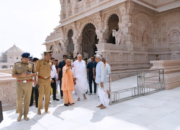 मुख्यमंत्री योगी द्वारा श्रीराम मंदिर परिसर निरीक्षण मुख्यमंत्री योगी द्वारा श्रीराम मंदिर परिसर निरीक्षण