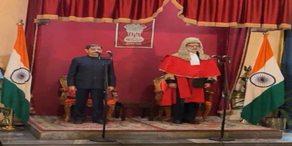 পশ্চিম বংগৰ ৰাজ্যপাল হিচাপে আৰ এন ৰবিৰ শপত গ্ৰহণ