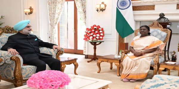 দিল্লীৰ লেফটেনেণ্ট গৱৰ্ণৰৰ বৈঠকত ৰাষ্ট্ৰপতি