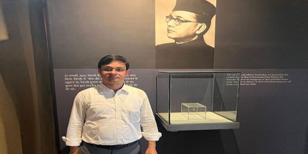 লাল কিল্লা মিউজিয়ামৰ পৰা নেতাজীৰ টুপী হেৰাই যোৱাৰ অভিযোগ পৰিনাতি চন্দ্ৰ কুমাৰ বসুৰ