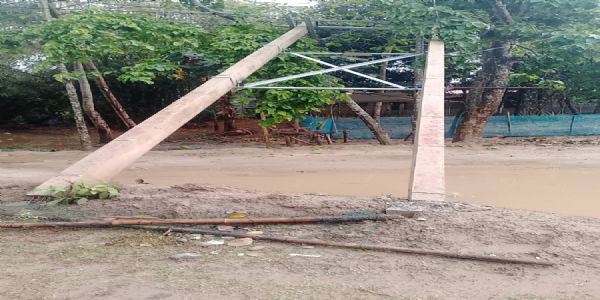 বৰপেটা বিদ্যুৎ বিভাগত ঠিকাদাৰৰ চৰম গাফিলতি