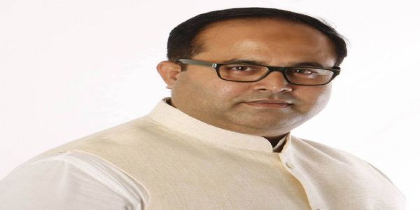 এআইইউডিএফৰ মানকাচৰৰ বিধায়ক আমিনুল ইছলামৰ দলত্যাগ, দলৰ পৰা ছবছৰলৈ নিলম্বিত