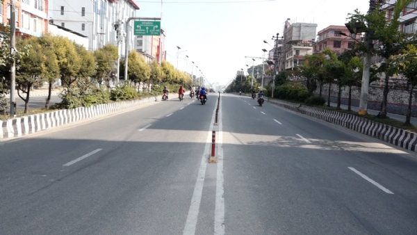 काठमांडू की सुनसान पड़ी सदके