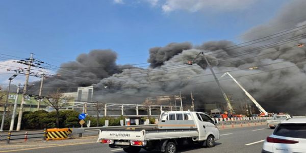 দক্ষিণ কোৰিয়াৰ গাড়ীৰ পাৰ্টছ কাৰখানাত অগ্নিকাণ্ডৰ ফলত ৫০ জন লোক আহত