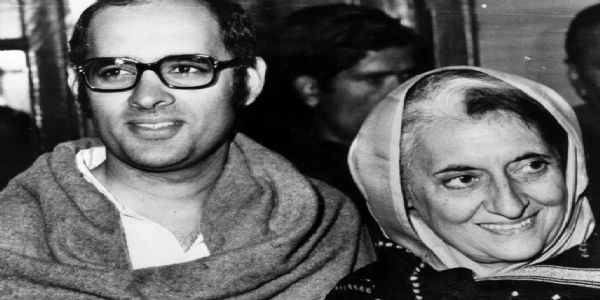 ইতিহাসৰ পৃষ্ঠাত ২১ মাৰ্চ: জৰুৰীকালীন অৱস্থাৰ অন্ত আৰু ফিল্মফেয়াৰ বঁটাৰ আৰম্ভণি