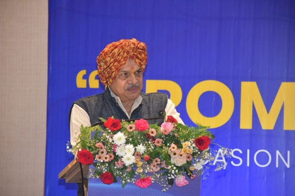 मेघालय की राजधानी शिलांग में आयोजित प्रबुद्ध नागरिक सम्मेलन को संबोधित करते आरएसएस के सरकार्यवाह दत्तात्रेय होसबाले