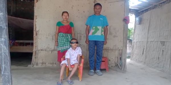 এগৰাকী যুৱকৰ মহানুভৱতাই পোহৰৰ বাট দেখুৱালে কণমানি কিশোৰীক