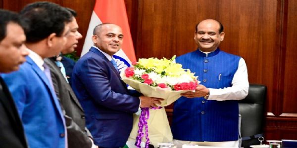 ওম বিৰলাৰ শ্ৰীলংকাৰ প্ৰতিনিধি দলক সাক্ষাৎ, সহযোগিতা আৰু সম্পৰ্কৰ ওপৰত গুৰুত্ব আৰোপ