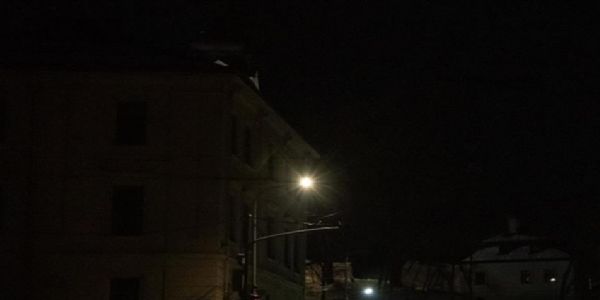 কুৱেইটত বিদ্যুৎ সংবহন লাইন ভাঙিলে ইন্টাৰচেপচন ধ্বংসাৱশেষ