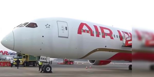 এয়াৰ ইণ্ডিয়াৰ লণ্ডন অভিমুখী বিমানখন ৭ ঘণ্টা আকাশত থকাৰ অন্তত দিল্লীলৈ উভতিল