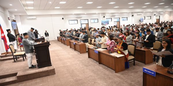 নেপালৰ নৱনিৰ্বাচিত সাংসদসকলৰ শপত গ্ৰহণ