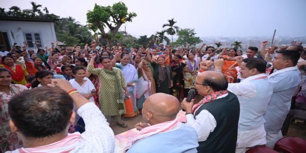 নিৰ্বাচন ২৬: মধ্য গুৱাহাটীত বিজেপিৰ জনসভাত জনসমুদ্ৰ, বিজয় গুপ্তাৰ উন্নয়ন অব্যাহত ৰখাৰ প্ৰতিশ্ৰুতি