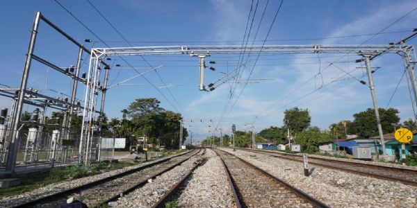 এন এফ ৰেলৱেৰ ২০২৫-২৬ বিত্তীয়বৰ্ষৰ সময়ছোৱাত ১০০% বৈদ্যুতি কৰণৰ দিশত অগ্ৰগতি