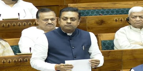 কংগ্ৰেছে নক্সালবাদক লালন-পালন কৰাৰ অভিযোগ সম্বিত পাত্ৰৰ