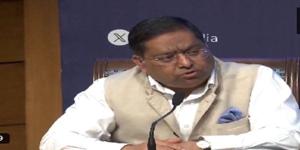 দেশত পেট্ৰ’ল, ডিজেল, এলপিজি আৰু পিএনজিৰ পৰ্যাপ্ত উপলব্ধতাৰ নিশ্চয়তা চৰকাৰৰ