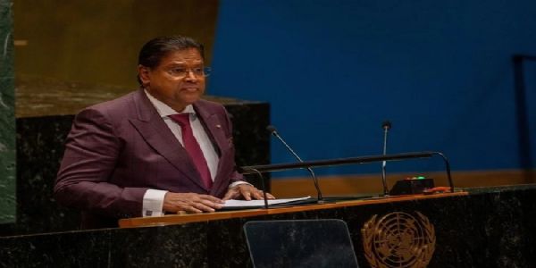 চুৰিনামৰ প্ৰাক্তন ৰাষ্ট্ৰপতি চন্দ্ৰিকা প্ৰসাদ সন্তষীৰ ৬৭ বছৰ বয়সত দেহাৱসান