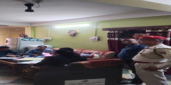 জালুকবাৰী সমষ্টিত আৰম্ভ হৈছে ডাকযোগে ভোটদান, ঘৰে ঘৰে গৈ ভোট সংগ্ৰহ কৰিছে নিৰ্বাচনী কৰ্মী