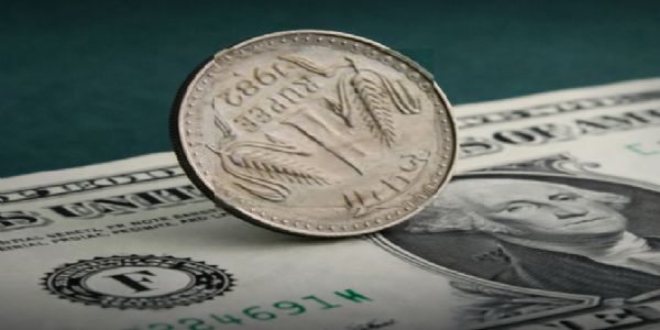 ডলাৰৰ বিপৰীতে টকাৰ দুৰ্বলতা: বিশ্ব সংকট, ঘৰুৱা প্ৰত্যাহ্বান আৰু অৰ্থনৈতিক সতৰ্কবাণী