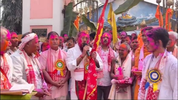 সামৰণি পৰিল ডিমৰীয়াৰ মিটনীত অনুষ্ঠিত দৌল মহোৎসৱৰ।