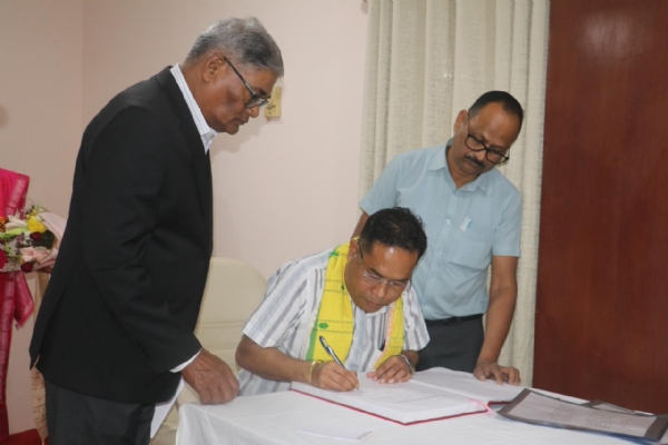 বিটিচি কাৰ্যবাহী পাৰিষদৰ তিনিজন নতুন কাৰ্যবাহী সদস্যৰ শপত গ্ৰহণ ।