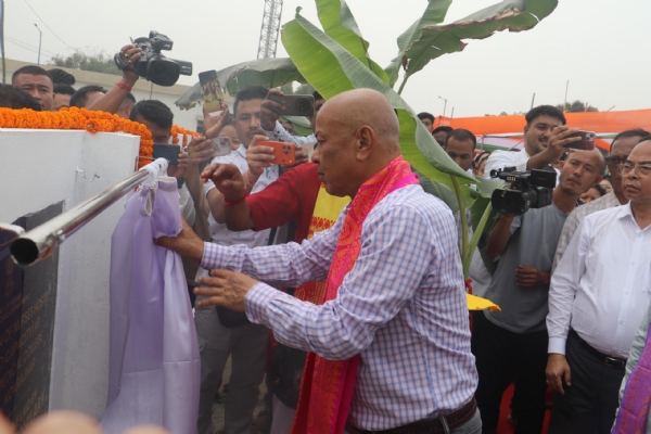 কোকৰাঝাৰ চিকিৎসা মহাবিদ্যালয়ত একাধিক হোষ্টেল প্ৰকল্পৰ আধাৰশিলা স্থাপন । কোকৰাঝাৰ চিকিৎসা মহাবিদ্যালয়ত একাধিক হোষ্টেল প্ৰকল্পৰ আধাৰশিলা স্থাপন ।