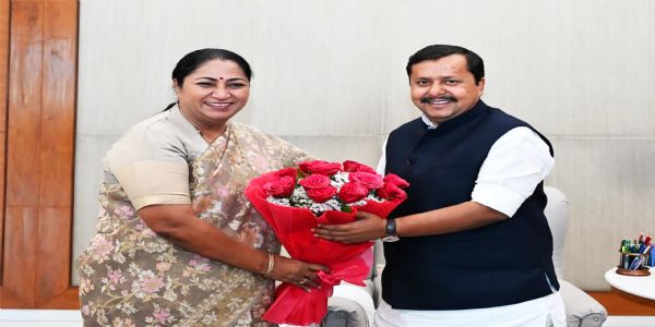 মুখ্যমন্ত্ৰী ৰেখা গুপ্তাৰ বিজেপিৰ ৰাষ্ট্ৰীয় সভাপতিক সাক্ষাৎ