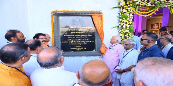 আৰ এছ এছৰ প্ৰতিষ্ঠাপক গাঁৱত ‘স্ফূতি মন্দিৰ’ উদ্বোধন কৰিলে আৰ এছ এছৰ মুৰব্বী