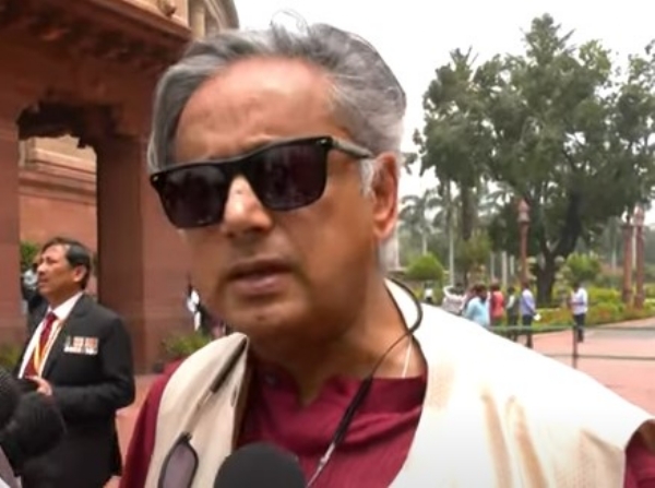 शशि थरूर