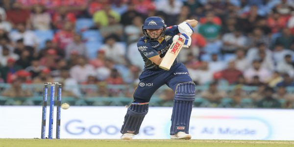 একনা ষ্টেডিয়ামত অনুষ্ঠিত আই পি এলৰ ১৯ সংখ্যক খেলত গুজৰাটৰ লক্ষ্ণৌক ৭ উইকেটত পৰাজিত