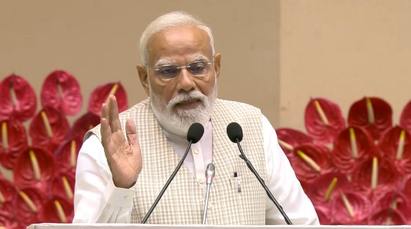 प्रधानमंत्री नरेन्द्र मोदी सोमवार को विज्ञान भवन में नारी शक्ति वंदन सम्मेलन को संबोधित करते हुए