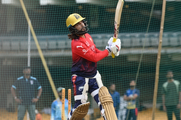 आरसीबी के कप्तान रजत पाटीदार आरसीबी के कप्तान रजत पाटीदार