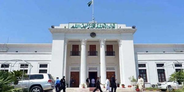 পাকিস্তানৰ খাইবাৰ পখতুনখোৱাত কর্মচাৰীসকলে বিদেশীক বিয়া কৰোৱাৰ পূর্বে ল’ব লাগিব চৰকাৰী অনুমতি