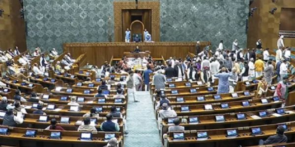 আজি সংসদত উত্থাপন কৰিব মহিলা সংৰক্ষণ আৰু সীমা নিৰ্ধাৰণ সম্পৰ্কীয় তিনিখন বিধেয়ক