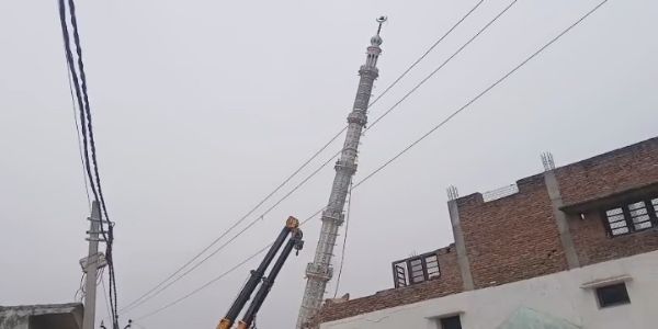 সম্ভালত এটা অবৈধ মছজিদ আৰু চৰকাৰী ভূমিত নিৰ্মিত ৩৫ ফুট ওখ মিনাৰ ধ্বংস