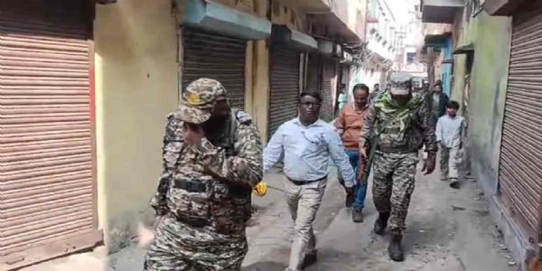 মমতা বেনাৰ্জীৰ বাসগৃহৰ সমীপত তৃণমূল নেতাৰ ঘৰত অবৈধ ভূমি দখলৰ গোচৰত আয়কৰ অভিযান