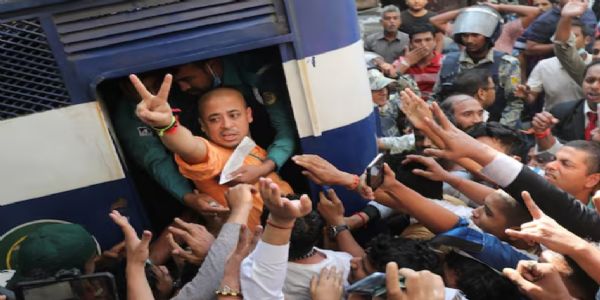 বাংলাদেশৰ আন এটা গোচৰত হিন্দু সাধু চিন্ময় ব্ৰহ্মচাৰীৰ জামিন মঞ্জুৰ