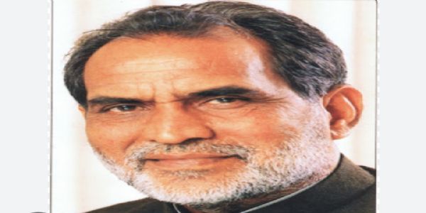 উপ-ৰাষ্ট্ৰপতি, লোকসভাৰ অধ্যক্ষ, আৰু কেন্দ্ৰীয় মন্ত্ৰীসকলৰ চন্দ্ৰশেখৰৰ জন্ম বাৰ্ষিকীত শ্ৰদ্ধাঞ্জলি, তেওঁৰ সৰলতা আৰু নীতিগত ৰাজনীতিৰ কথা সোঁৱৰণ