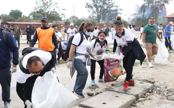 श्रम संस्कृति पार्टी के सांसदों द्वारा श्रमदान