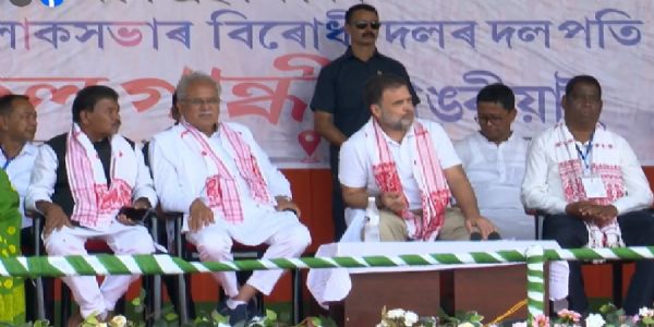 নিৰ্বাচনী সভাত প্ৰধানমন্ত্ৰী আৰু মুখ্যমন্ত্ৰীক তুলাধুনা ৰাহুল গান্ধীৰ