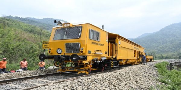 আন্তগাঁথনি আৰু ট্ৰেক আধুনিকীকৰণত উত্তৰ-পূব সীমান্ত ৰেলৱেৰ ঐতিহাসিক সফলতা অৰ্জন