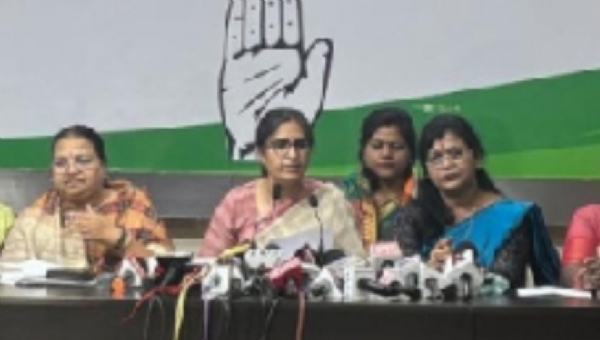 रायपुर में कांग्रेस की राज्यसभा सांसद रंजीत रंजन की प्रेस कॉन्फ्रेंस