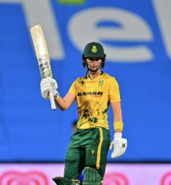 दक्षिण अफ्रीका की कप्तान लॉरा वोल्वार्ड्ट