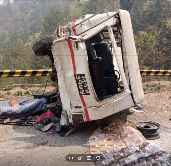 नेपाल में दुर्घटनाग्रस्त भारतीय तीर्थालुओं की गाड़ी