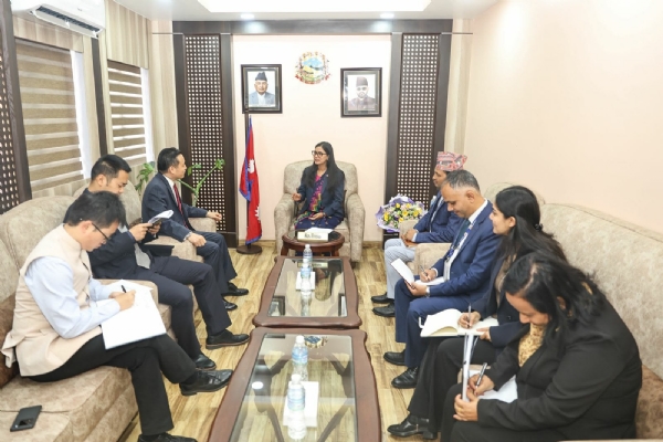 नेपाल में चीन के राजदूत की कानूनमंत्री से मुलाकात