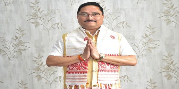 ড০ অতনু নাথ আৰু ৪ জন সহযোগী গৱেষকক অভিনন্দন জ্ঞাপন সভাপতি দিলীপ শইকীয়াৰ