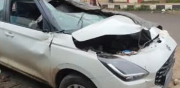 सड़क हादसे में तीन युवती की मौत